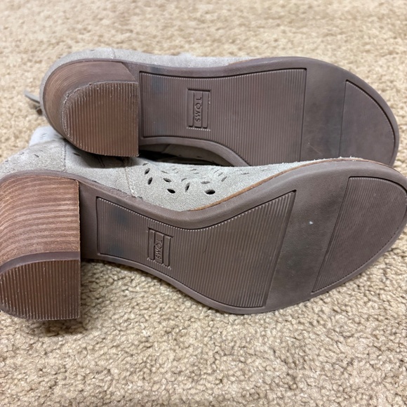 TOMS Majorca Peep Toe Perf Wedges - Picture 6 of 6